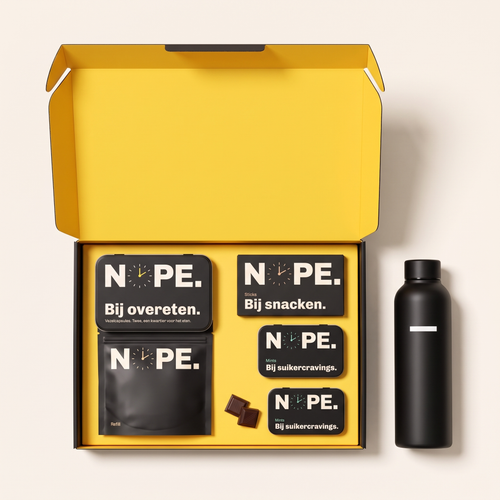 NOPE. Startkit: geopende brievenbusdoos met tin, refill, Sticks, Mints en fles